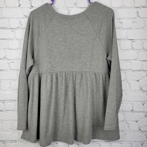 Torrid Waffle Knit V-Neck Babydoll Top - Picture 7 of 11